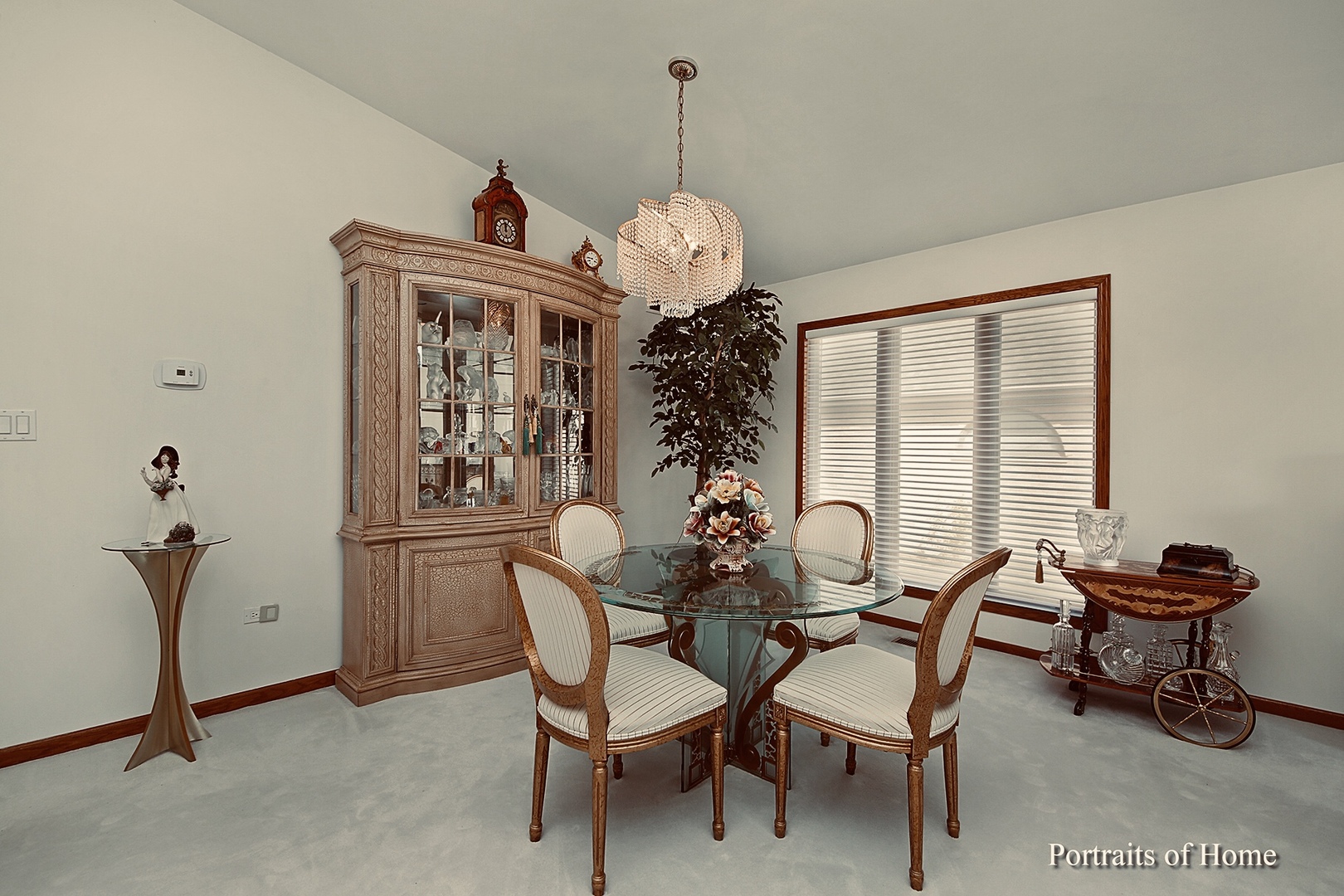 1220 Itasca Road Addison, IL 60101 - Photo 4 of 26 a dining room with furniture and window