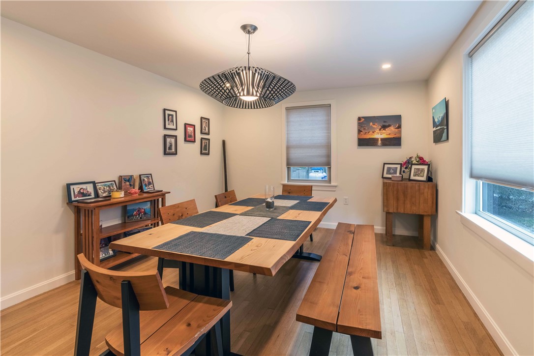 429 Howland Road East Greenwich, RI 02818 - Photo 4 of 33 Gallery Image 4