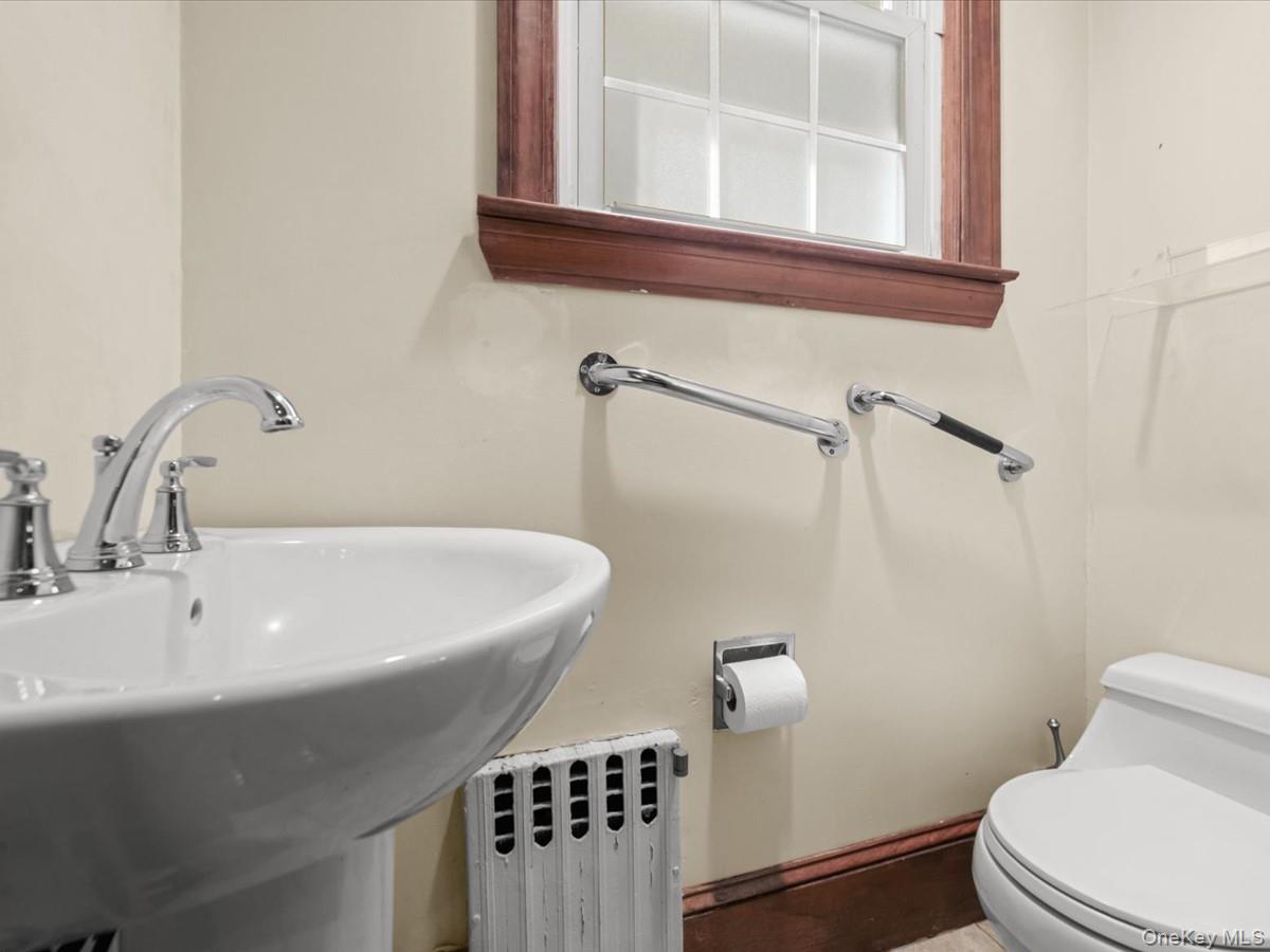 51 Crescent Road Port Washington, NY 11050 - Photo 15 of 43 Gallery Image 15