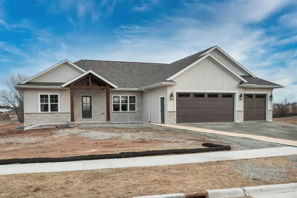 $749,900 | 4409 Nature Ridge, Green Bay, WI 54313