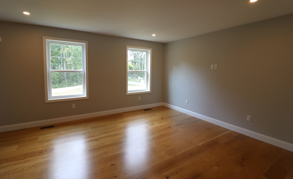 35 Glendale Road, Unit 1 Tiverton, RI 02878 - Photo 17 of 23
