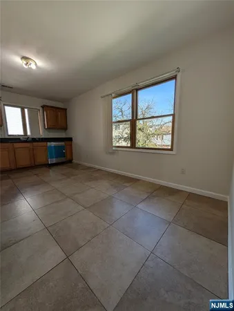 $3,200 | 226 Newark Avenue, Unit 2, Lyndhurst, NJ 07071