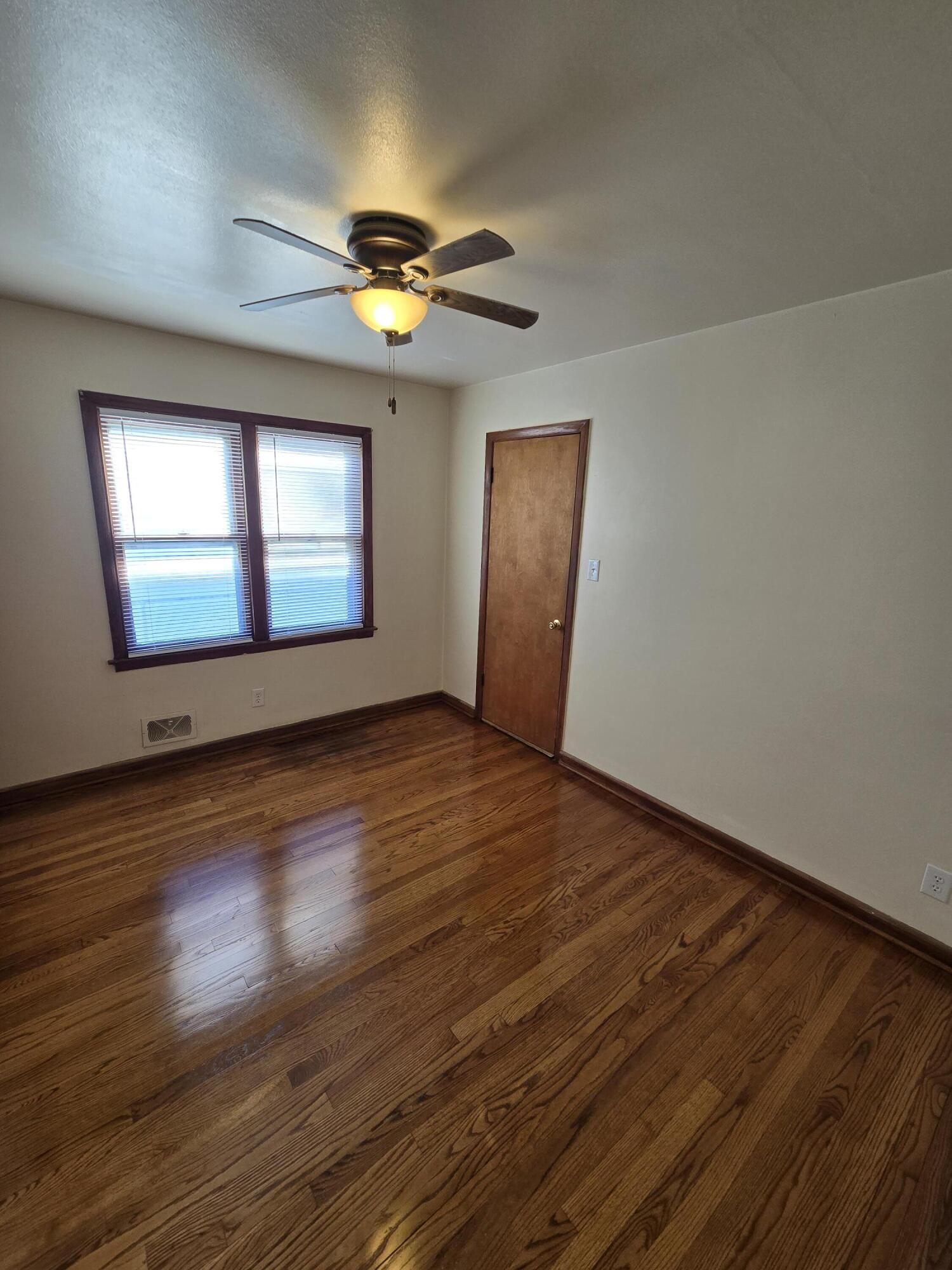 4316 North 73rd Street Milwaukee, WI 53216 - Photo 9 of 21 20251216_125825