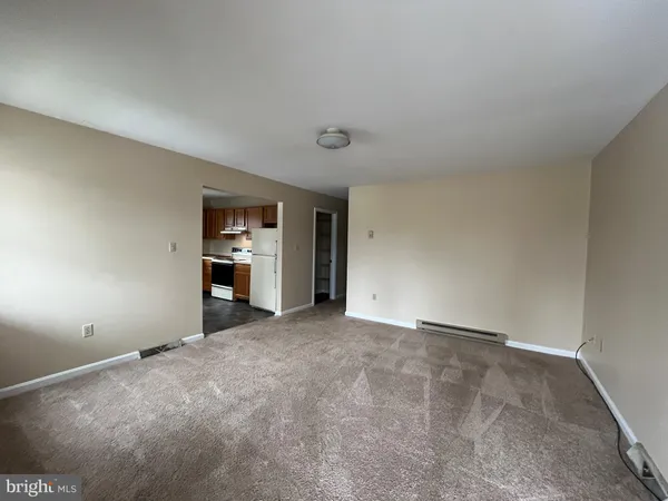 $1,300 | 704 A Thomas Lane, Martinsburg, WV 25401