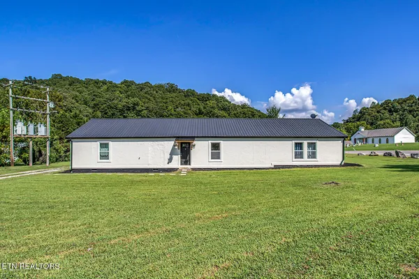 $425,000 | 1501 Loudon Highway, Philadelphia, TN 37846
