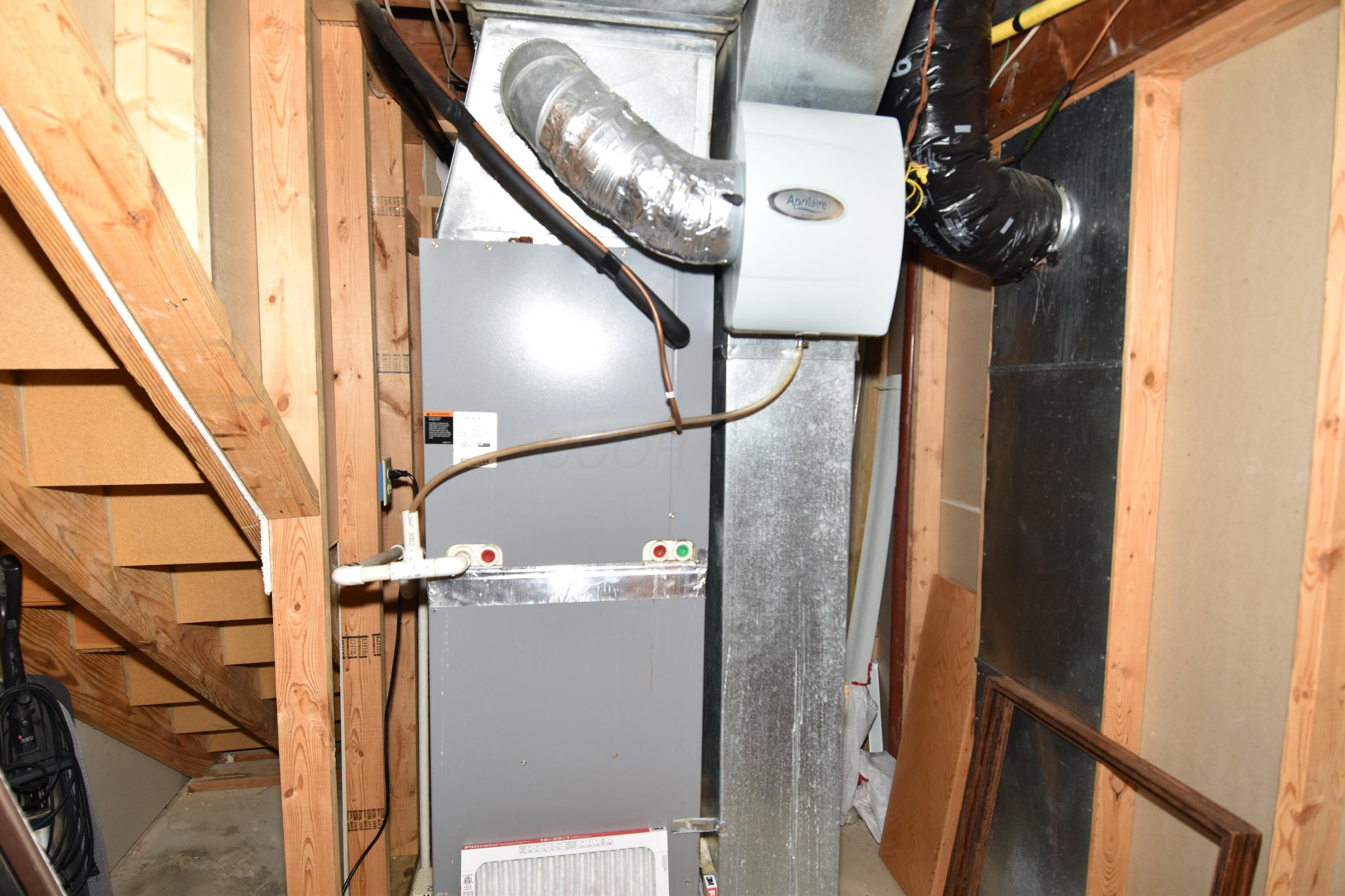 15 Tow Path Road Granville, OH 43023 - Photo 49 of 79 Humidifier on Furnace