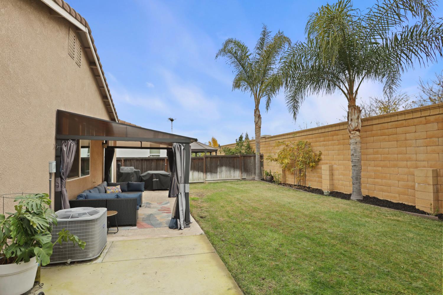 1091 Alba Street Manteca, CA 95337 - Photo 37 of 37 a view of a patio with a patio