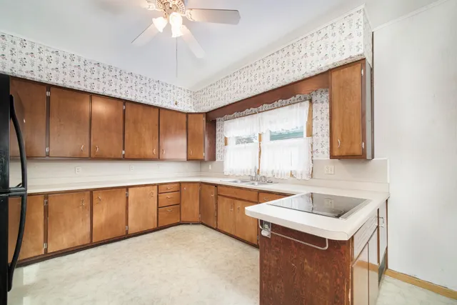 $179,900 | 177 8th Street, Manistee, MI 49660