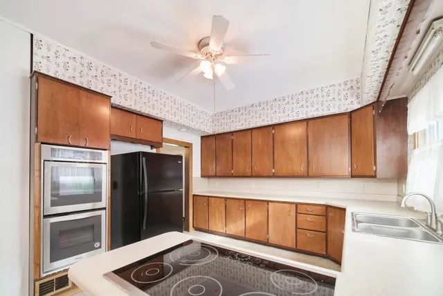 $179,900 | 177 8th Street, Manistee, MI 49660