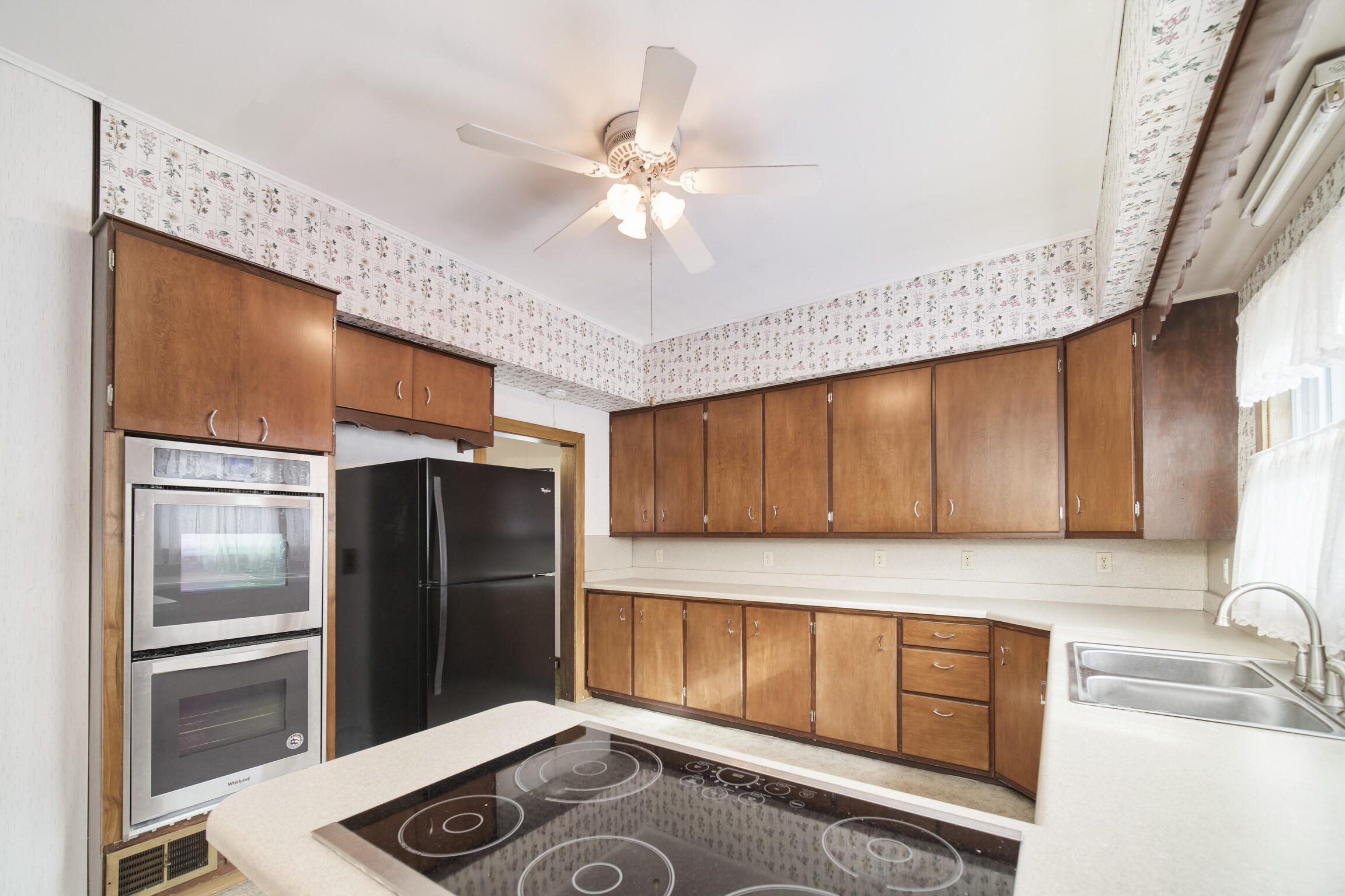 177 8th Street Manistee, MI 49660 - Photo 13 of 42 Kitchen