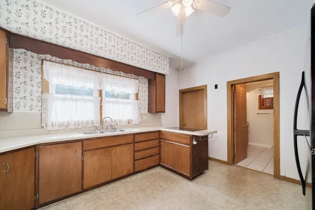 $179,900 | 177 8th Street, Manistee, MI 49660