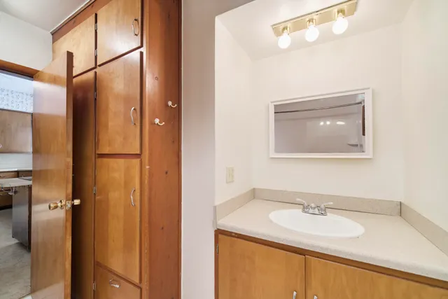 $179,900 | 177 8th Street, Manistee, MI 49660