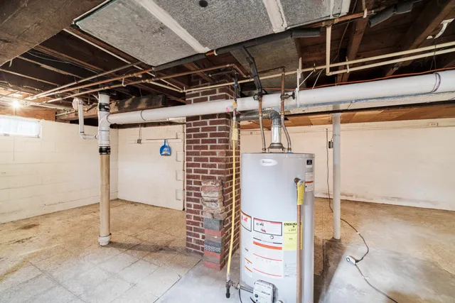 $179,900 | 177 8th Street, Manistee, MI 49660