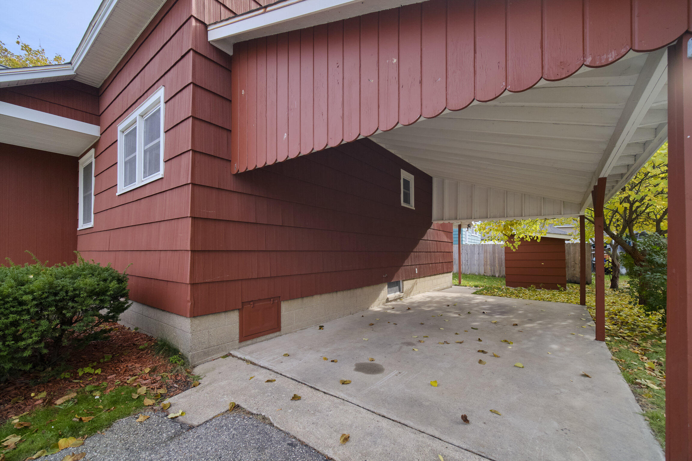 177 8th Street Manistee, MI 49660 - Photo 41 of 42 Carport