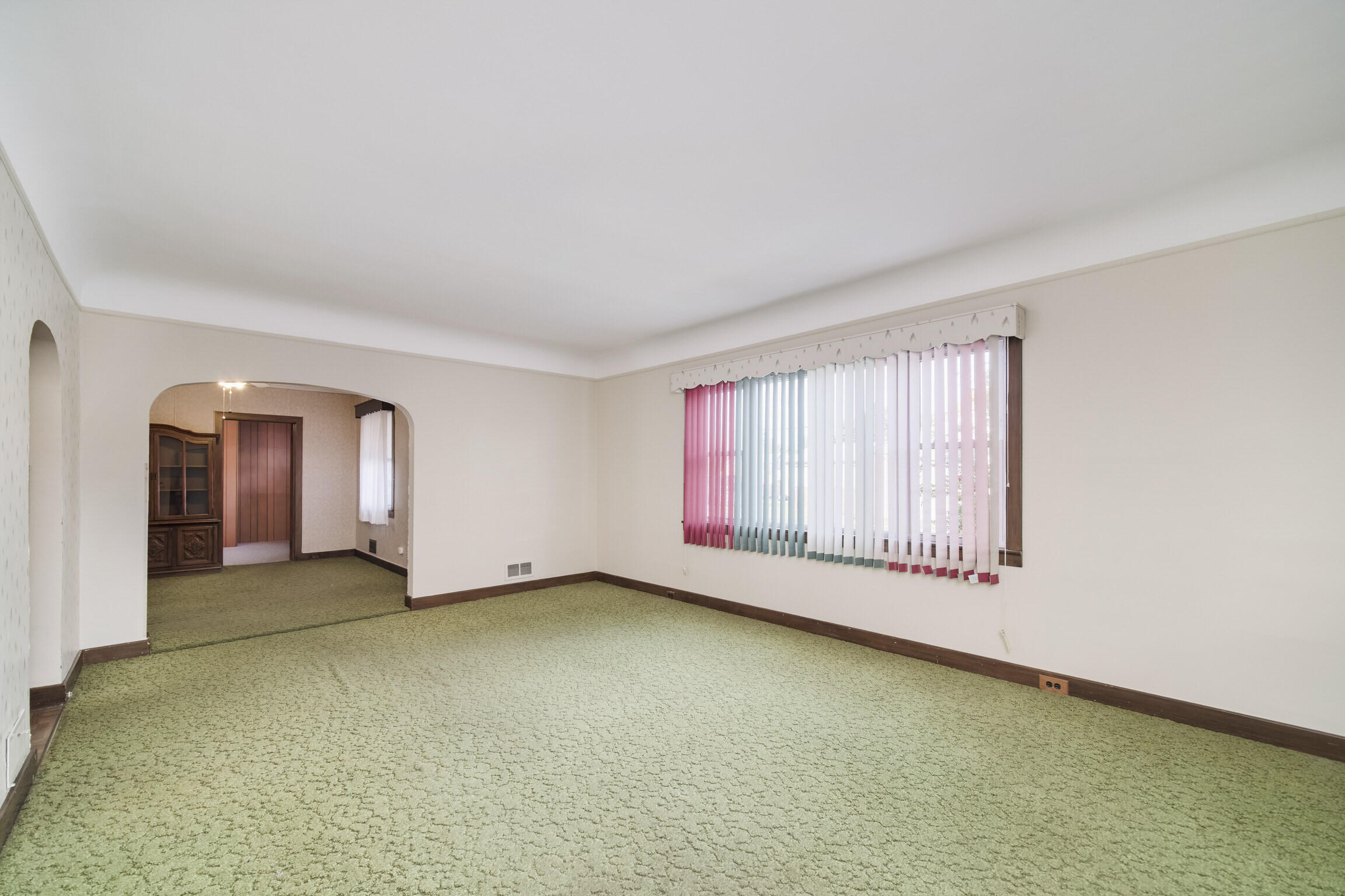 177 8th Street Manistee, MI 49660 - Photo 7 of 42 Living Room