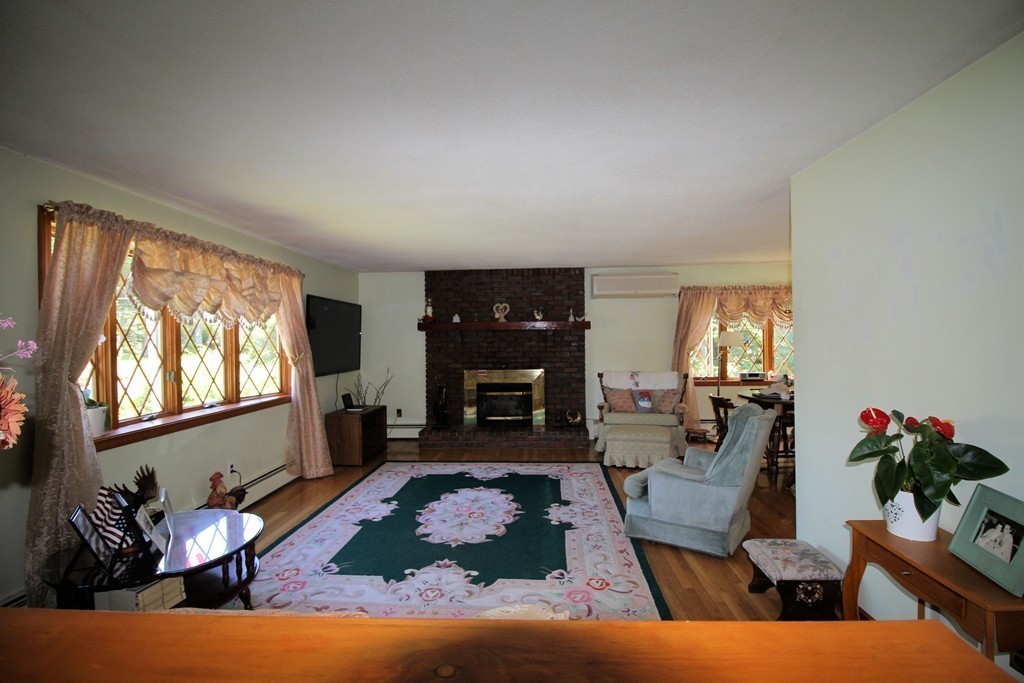 11 Ryan Road Gloucester, MA 01930 - Photo 5 of 18 Gallery Image 5