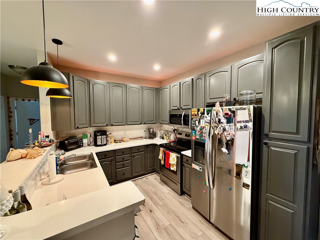 188 Cecil Miller Road, Unit 203 Boone, NC 28607 - Photo 8 of 26 Gallery Image 8
