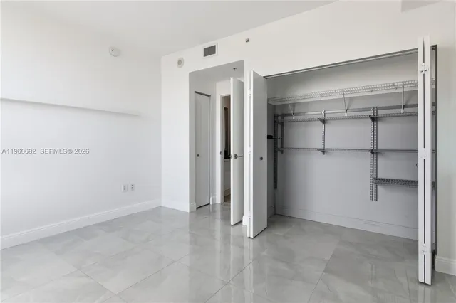 $3,700 | 90 Southwest 3rd Street, Unit 2408, Miami, FL 33130