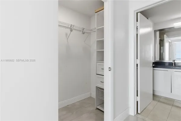 $3,700 | 90 Southwest 3rd Street, Unit 2408, Miami, FL 33130