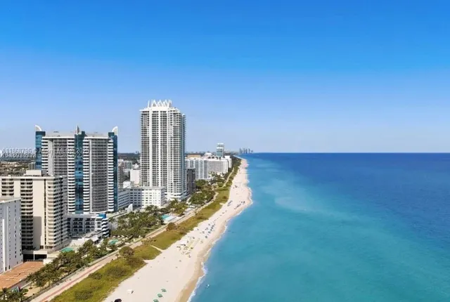 $5,500 | 6301 Collins Avenue, Unit 1606, Miami Beach, FL 33141