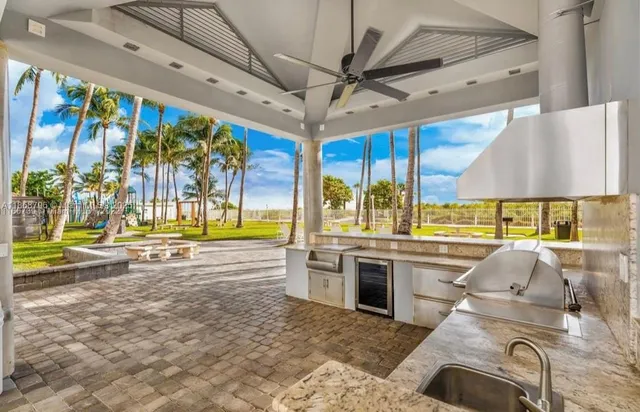 $5,500 | 6301 Collins Avenue, Unit 1606, Miami Beach, FL 33141