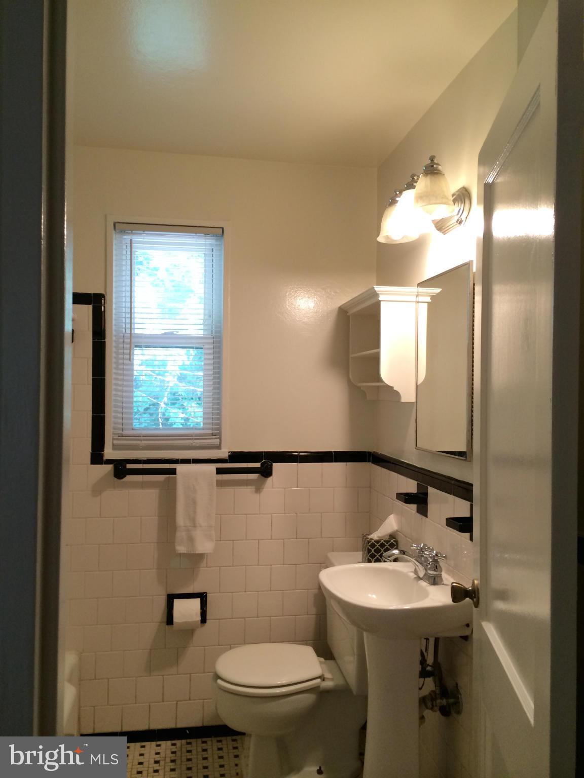 9035 Manchester Road Silver Spring, MD 20901 - Photo 11 of 13 Bath