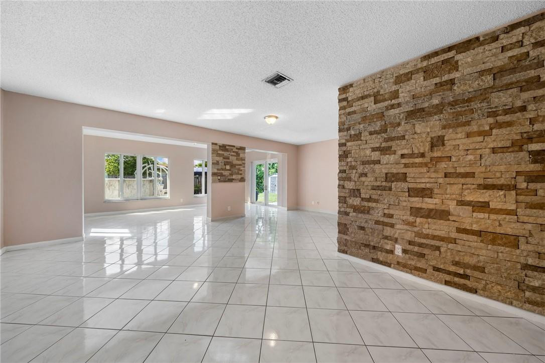 10150 Windtree Lane Boca Raton, FL 33428 - Photo 6 of 25 Photo 6