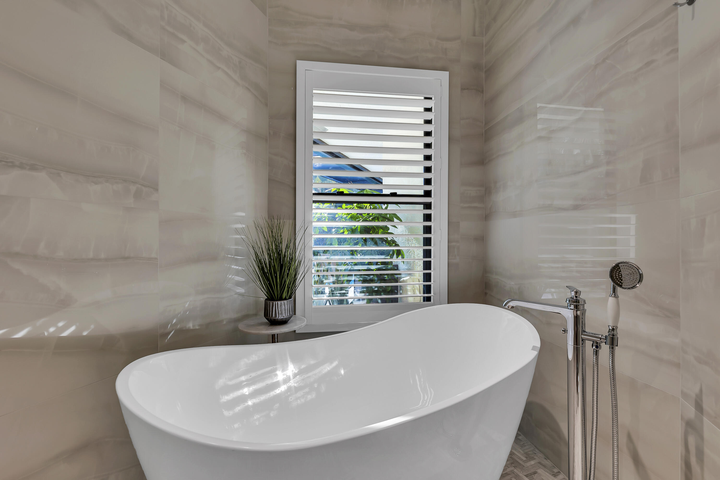 22643 Esplanada Circle Boca Raton, FL 33433 - Photo 21 of 41 Master Spa Tub