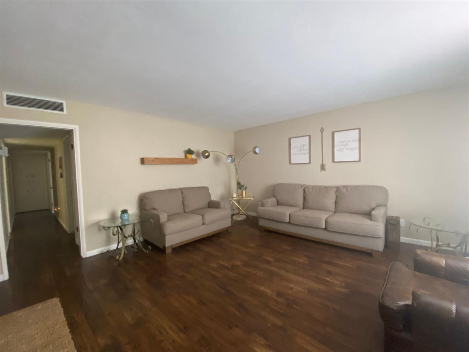 1075 West Flora Avenue Reedley, CA 93654 - Photo 4 of 20 Gallery Image 4