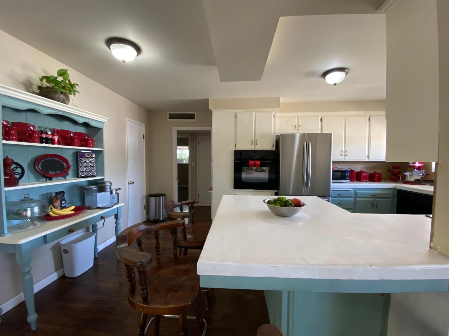 1075 West Flora Avenue Reedley, CA 93654 - Photo 6 of 20 Gallery Image 6