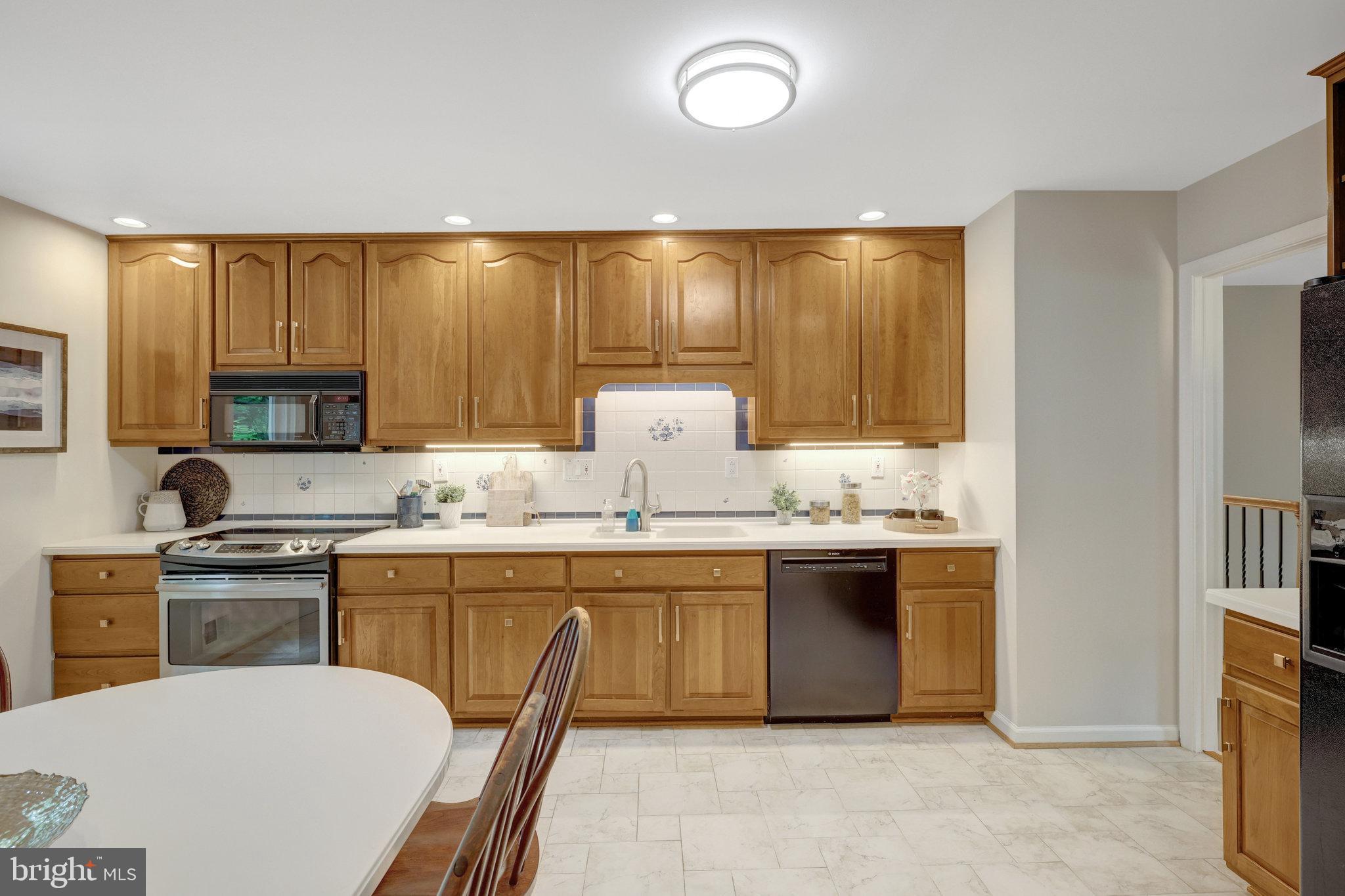 3819 Acosta Road Fairfax, VA 22031 - Photo 18 of 74 Kitchen