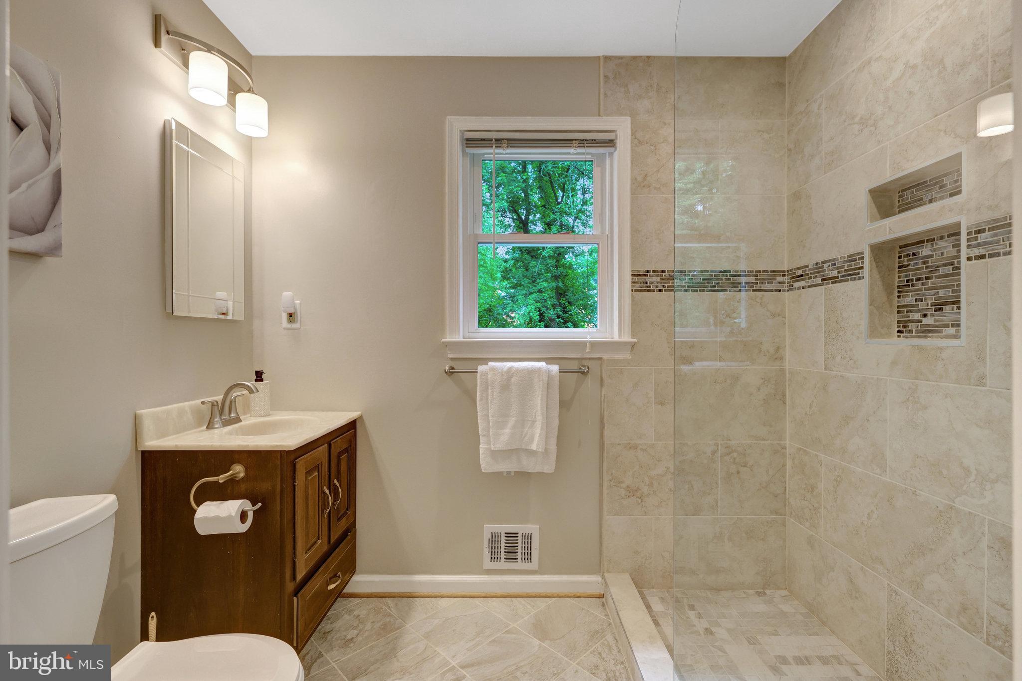 3819 Acosta Road Fairfax, VA 22031 - Photo 31 of 74 Primary bathroom