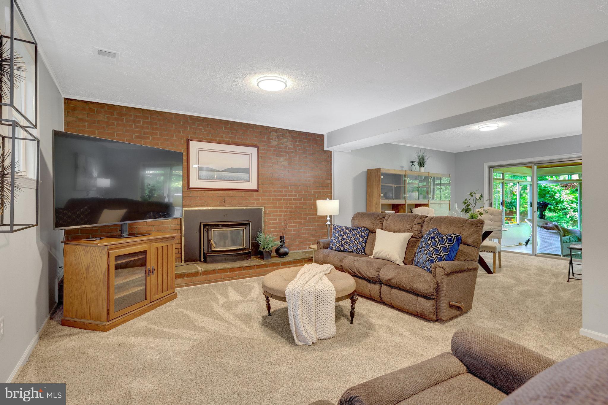 3819 Acosta Road Fairfax, VA 22031 - Photo 46 of 74 Family room