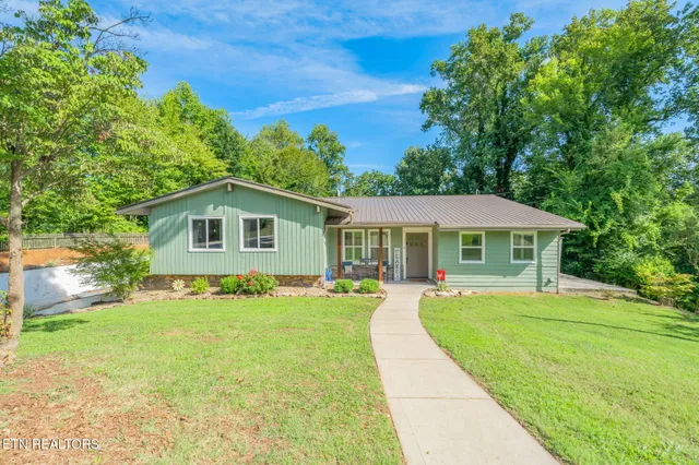 $1,280,000 | 828 Sargent Drive, Kingston, TN 37763