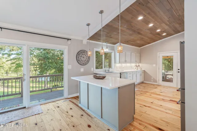 $1,280,000 | 828 Sargent Drive, Kingston, TN 37763