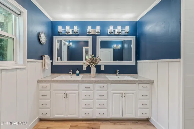 $1,280,000 | 828 Sargent Drive, Kingston, TN 37763