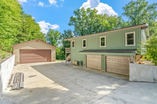 $1,280,000 | 828 Sargent Drive, Kingston, TN 37763