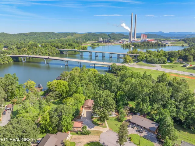 $1,280,000 | 828 Sargent Drive, Kingston, TN 37763