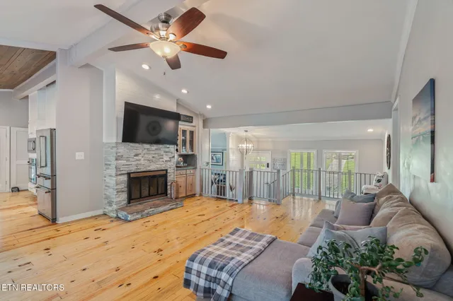 $1,280,000 | 828 Sargent Drive, Kingston, TN 37763