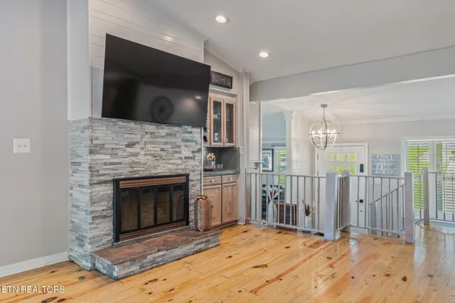 $1,280,000 | 828 Sargent Drive, Kingston, TN 37763