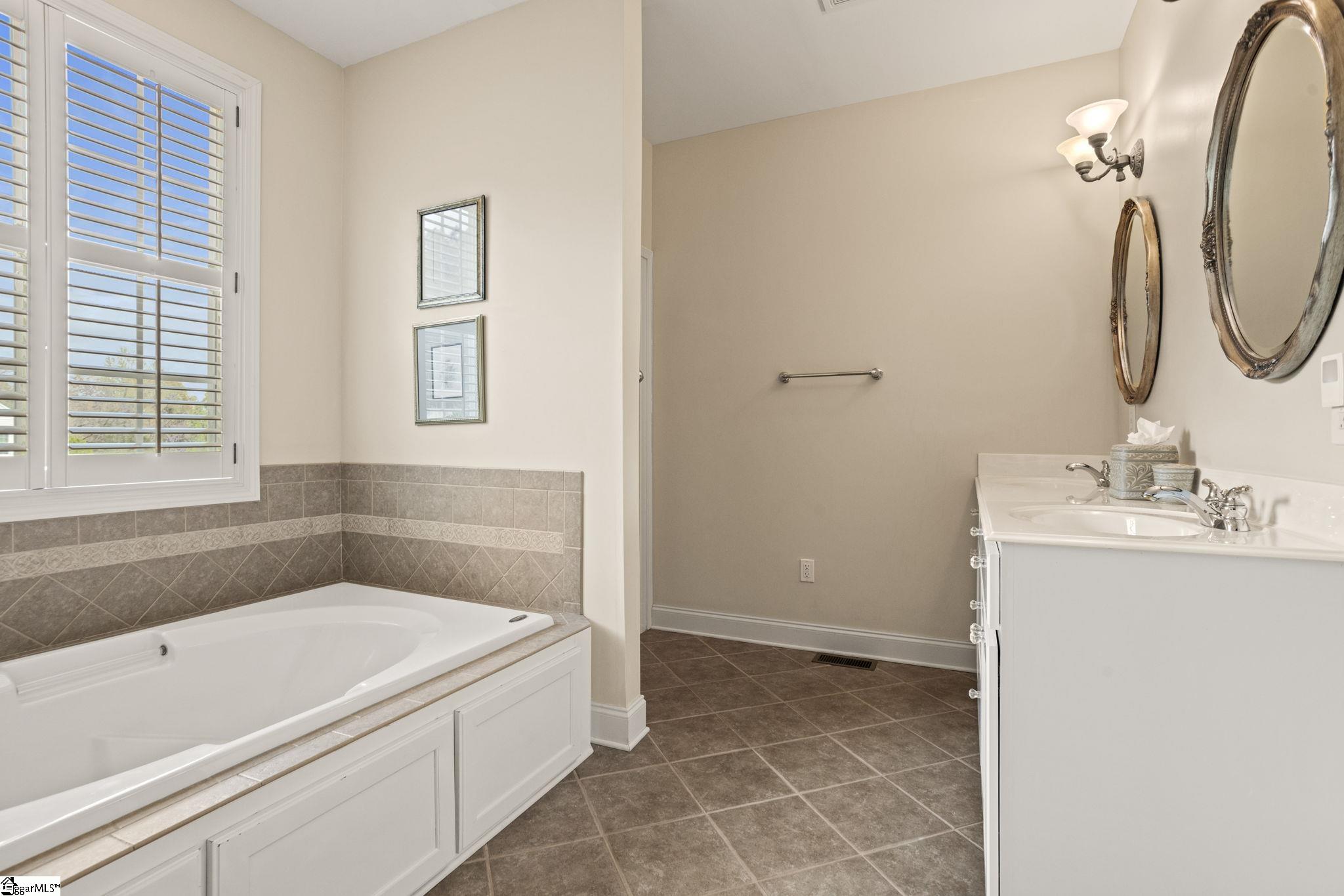 320 State Rd S-42-618 Greer, SC 29651 - Photo 23 of 43 1st Floor Primary Bath