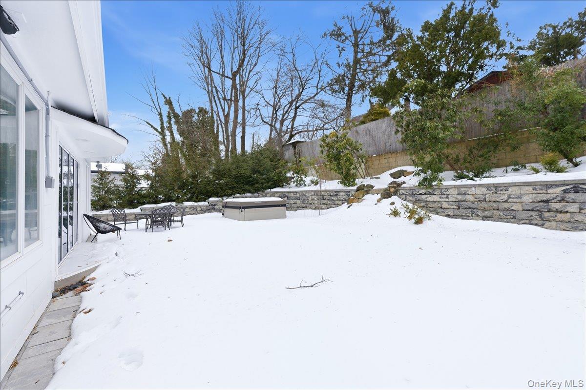 12 Redbrook Road Great Neck, NY 11024 - Photo 29 of 30