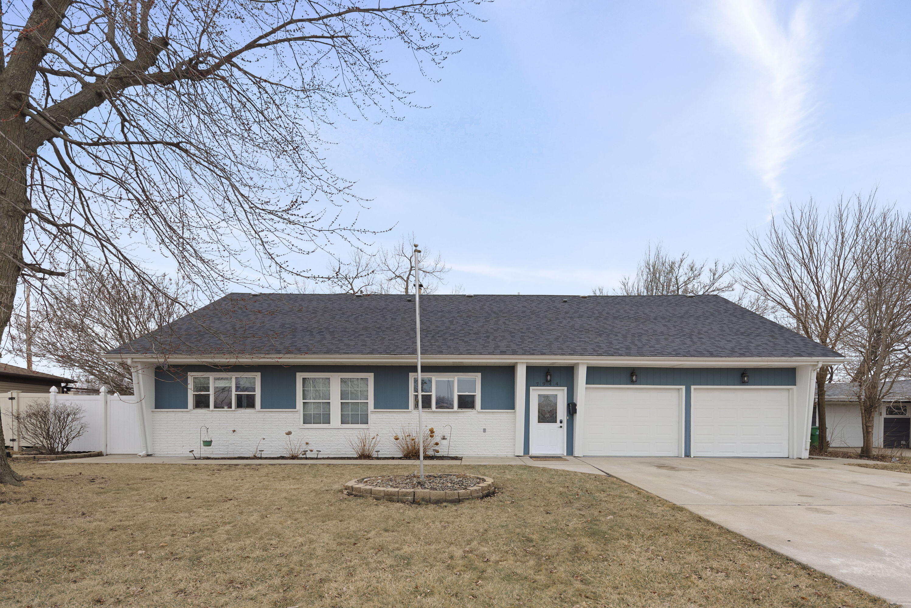 7944 Harrison Avenue Munster, IN 46321 - Photo 1 of 18 2996x2000