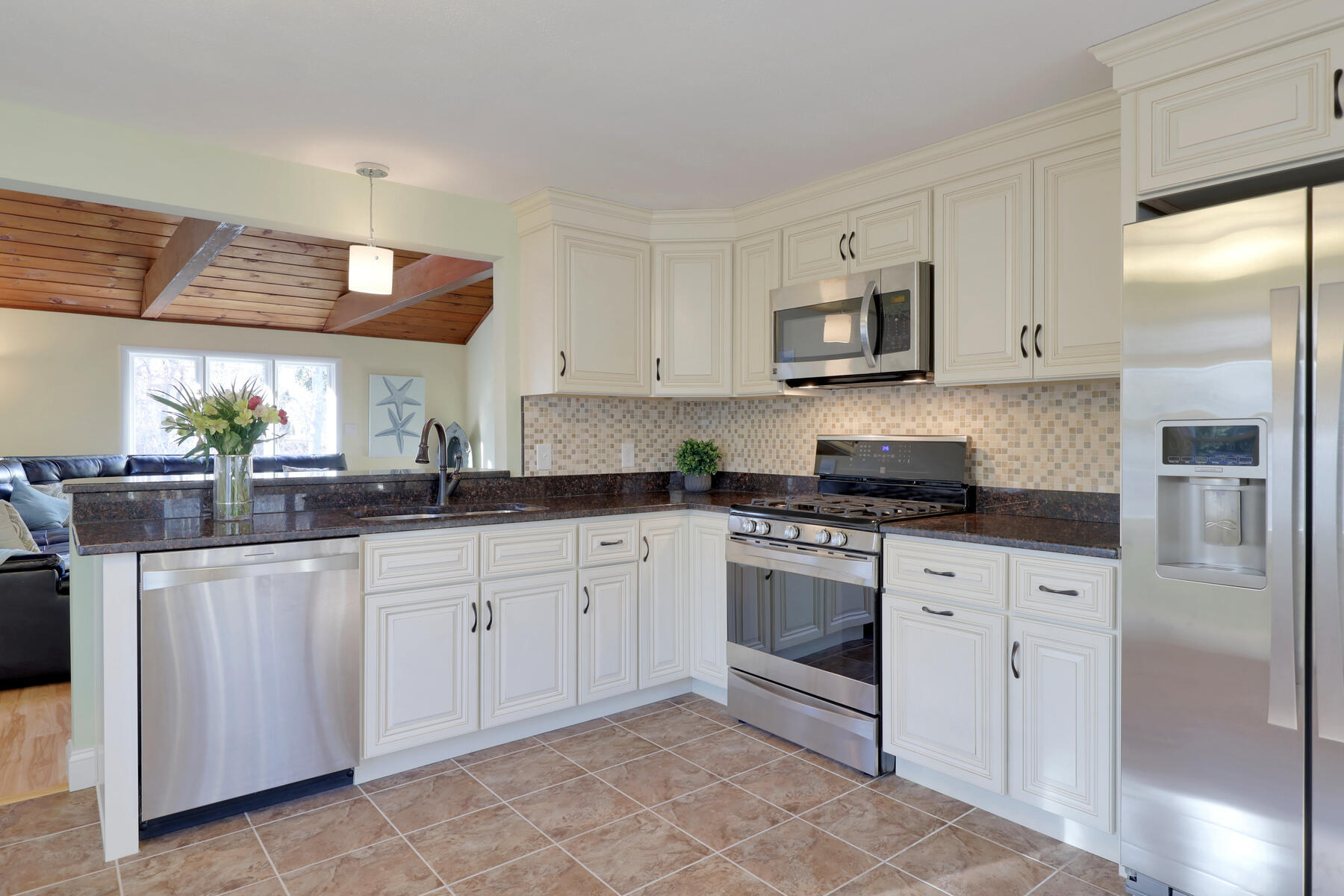 281 Old Craigville Road Hyannis, MA 02601 - Photo 6 of 27 3P2A0683