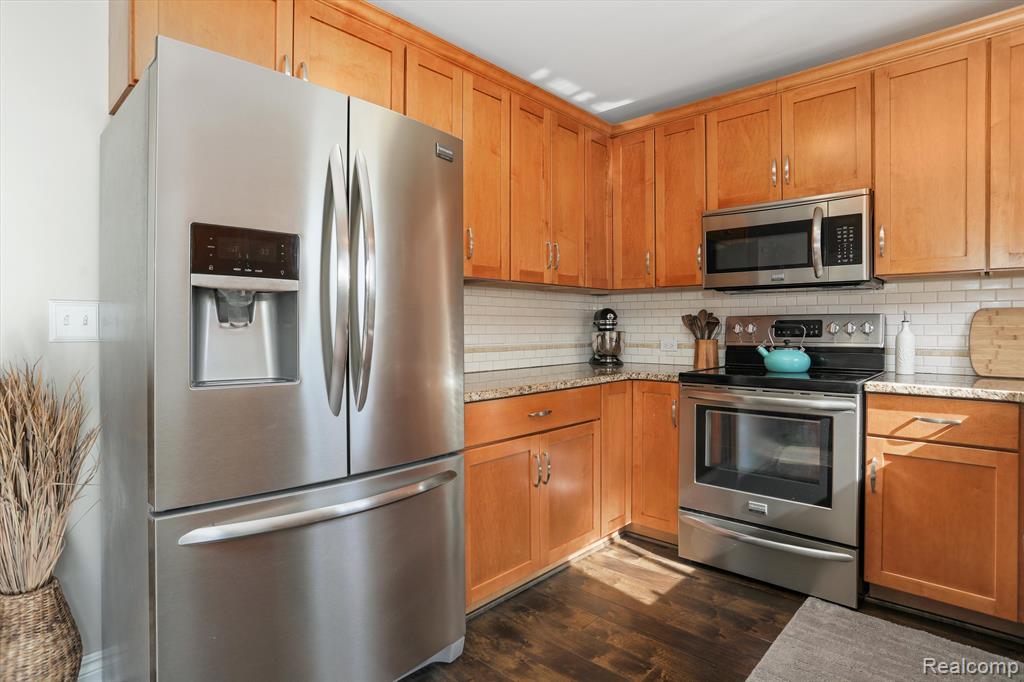 2063 Warrington Road Rochester Hills, MI 48307 - Photo 14 of 32