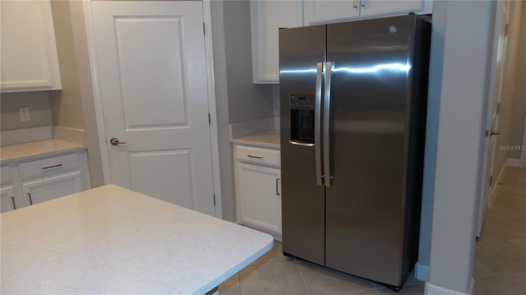 16715 Shell Bay Drive Land O Lakes, FL 34638 - Photo 5 of 19 a bathroom with a mirror