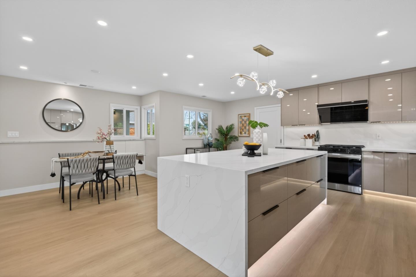 6482 Bollinger Road San Jose, CA 95129 - Photo 7 of 20