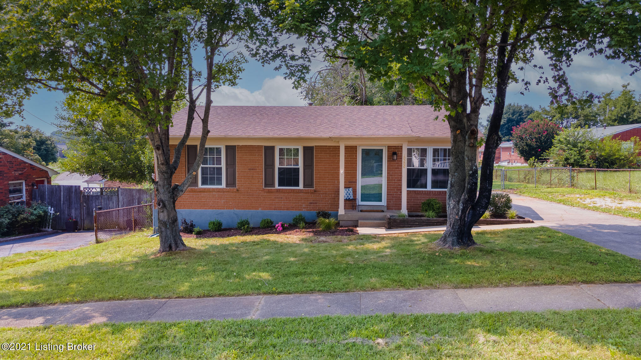 10204 Rod N Reel Road Louisville, KY 40229 - Photo 1 of 25 10204 Rod N Reel Rd