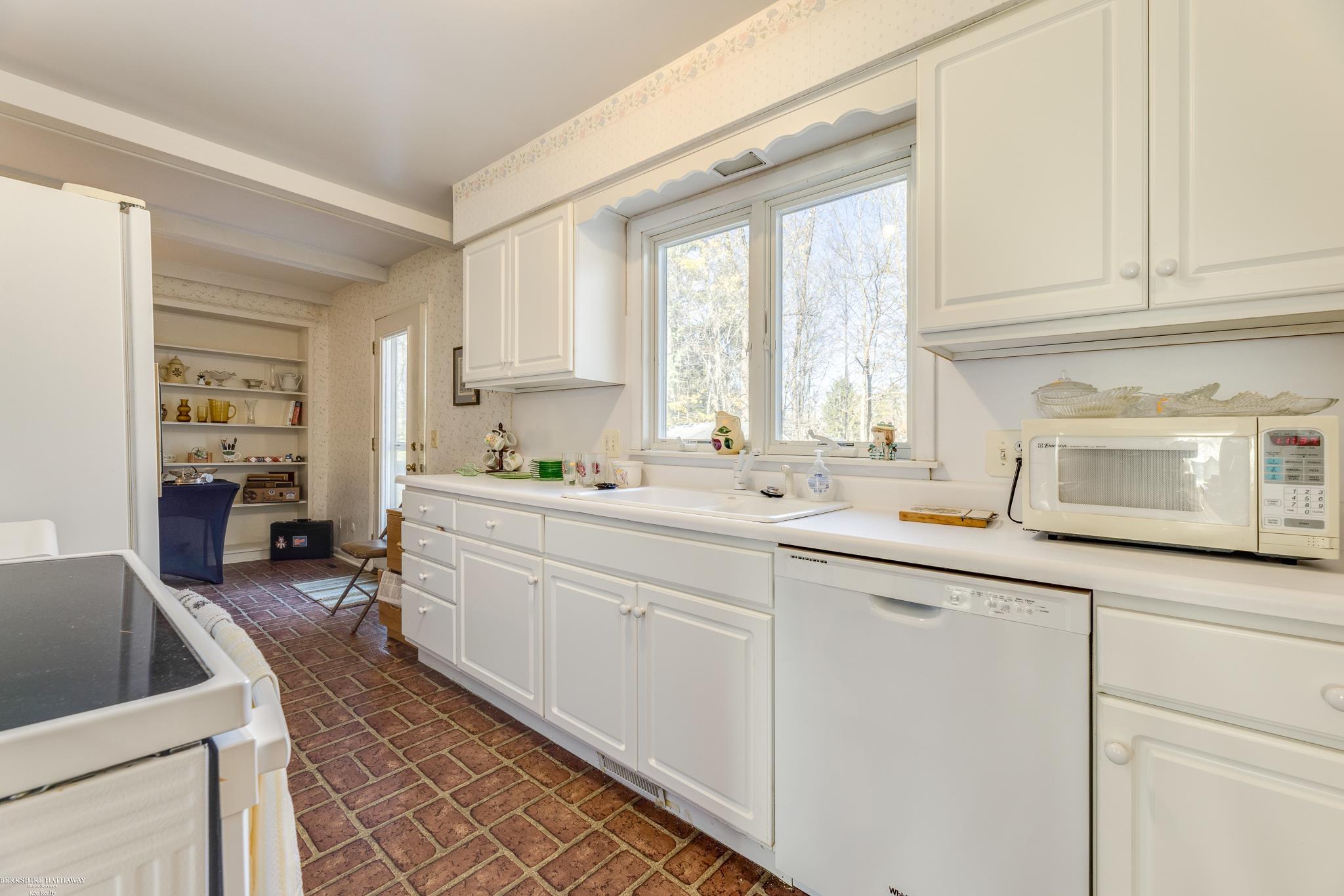 4020 Devonshire Road Fort Gratiot, MI 48059 - Photo 18 of 36