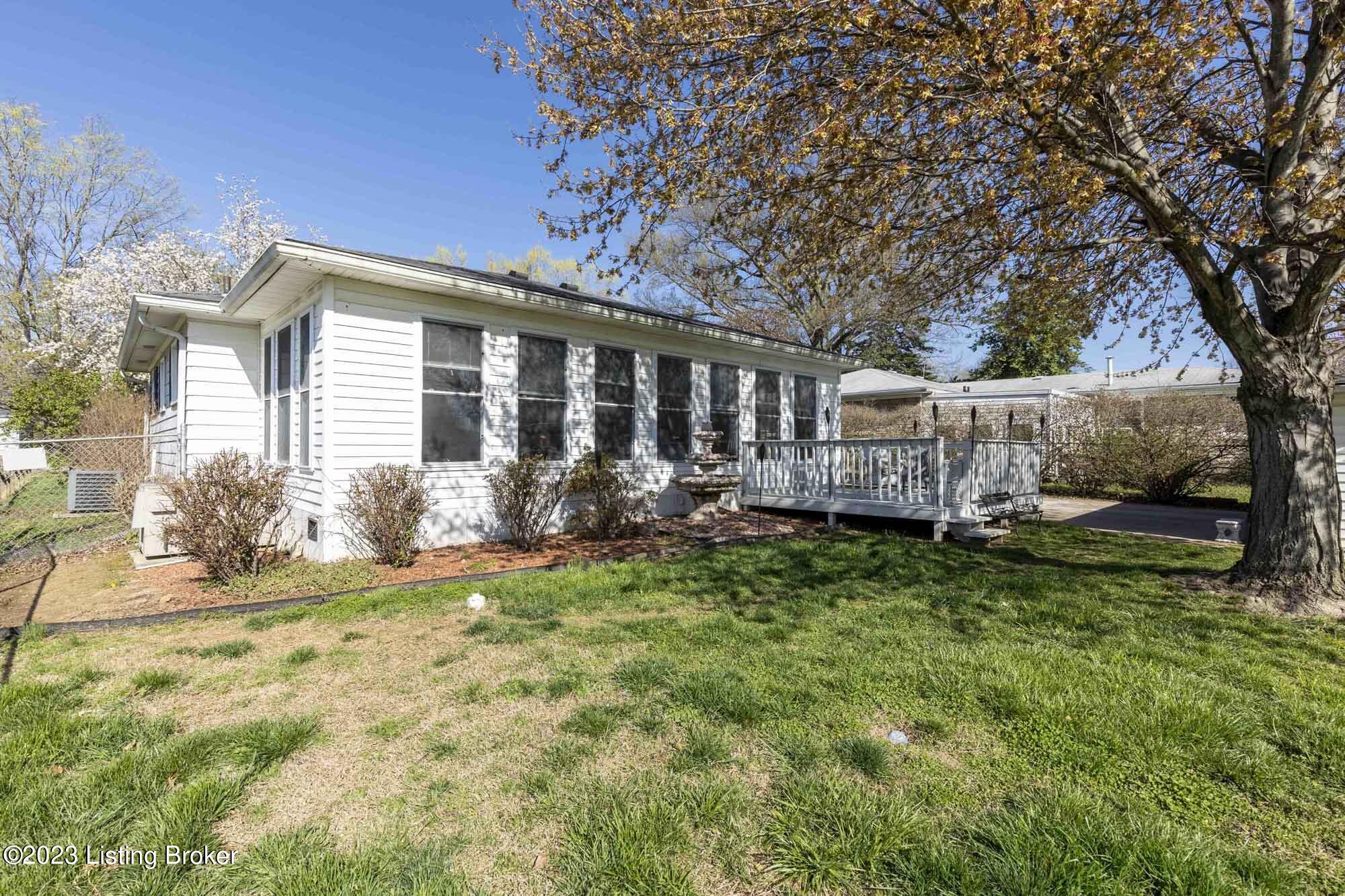 4735 Dover Road Louisville, KY 40216 - Photo 38 of 48 Dover038